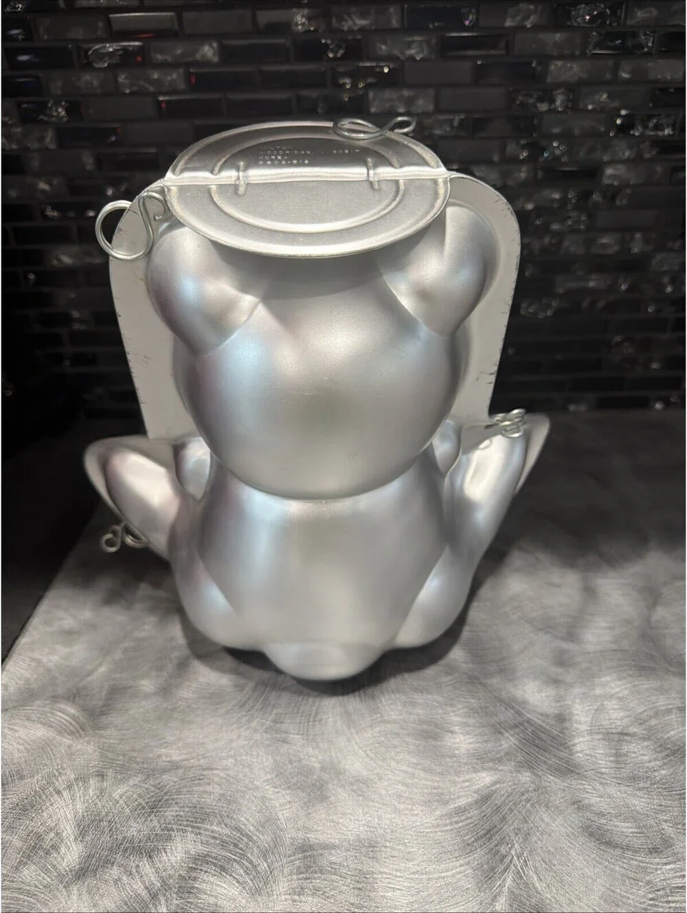 Wilton Stand Up Cuddly Bear Birthday Cake Pan Set Aluminum 2 Pc 2105-603